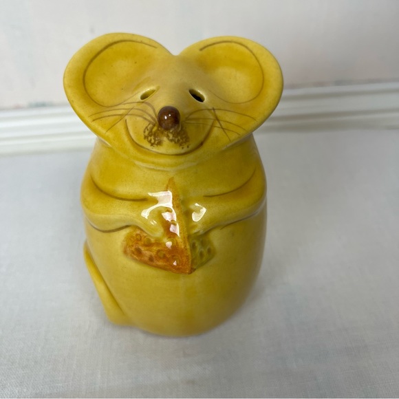 Vintage Dining Vintage Mouse Parmesan Cheese Shaker Yellow Poshmark